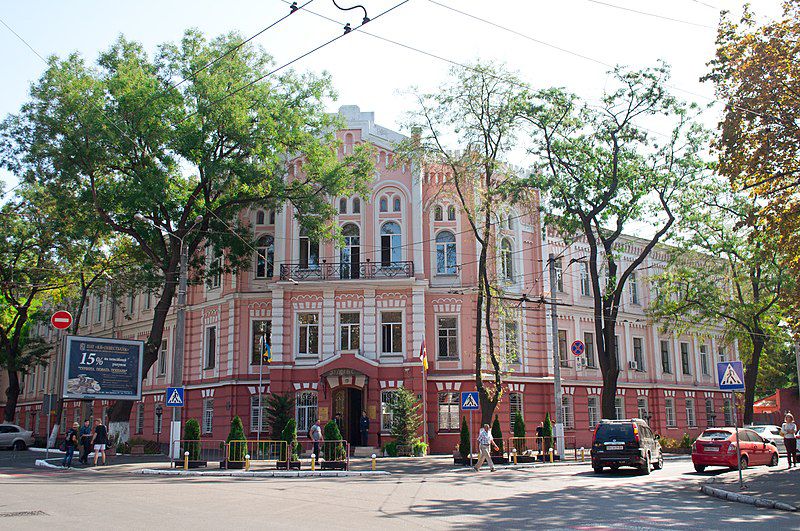 Університет відзначає своє сторіччя